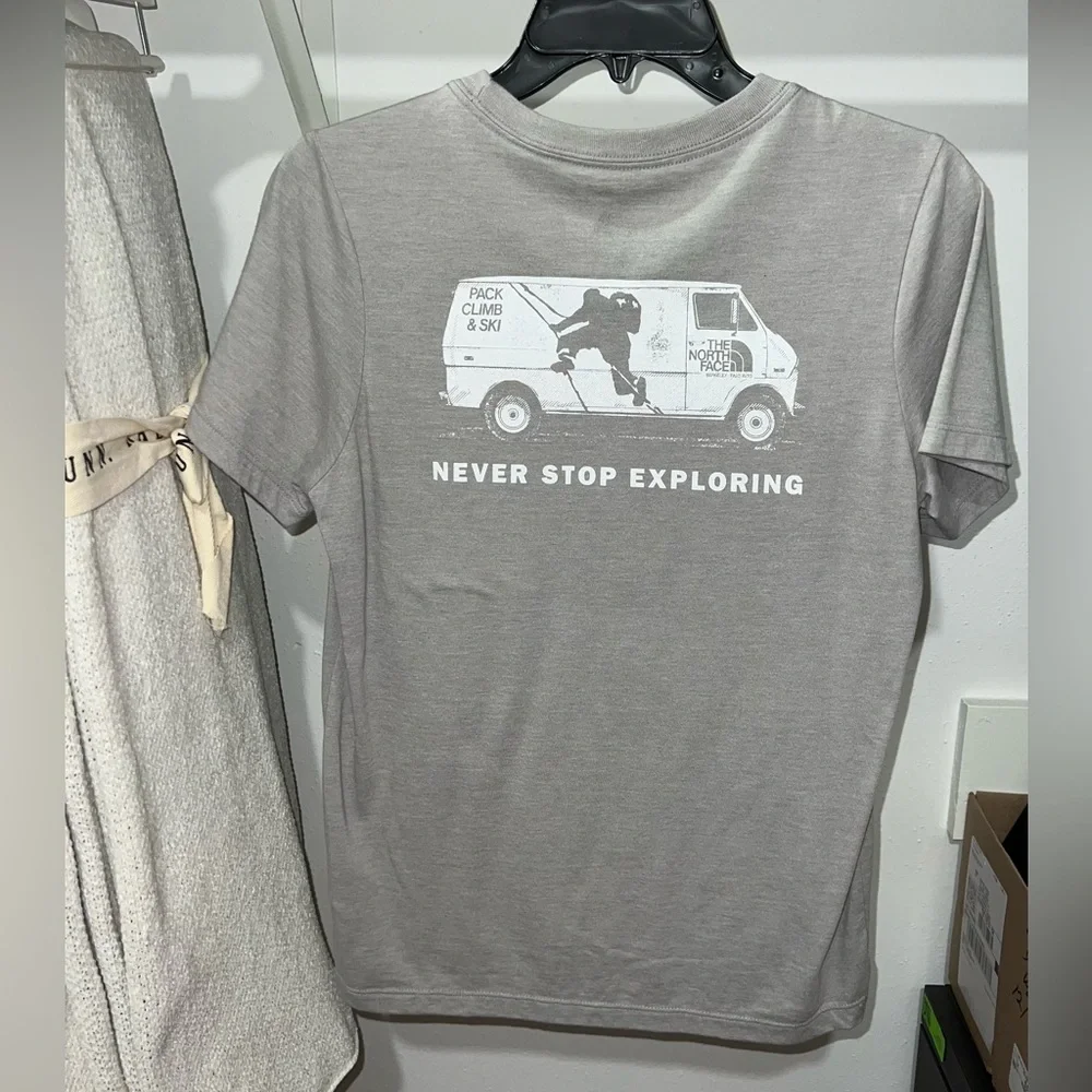 The North Face Short-Sleeve Crew Tee - Light Gray - Picture 3 of 3